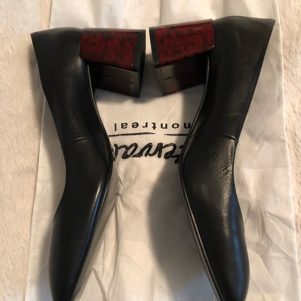 L’Intervale Black pumps with groovy artistic heel